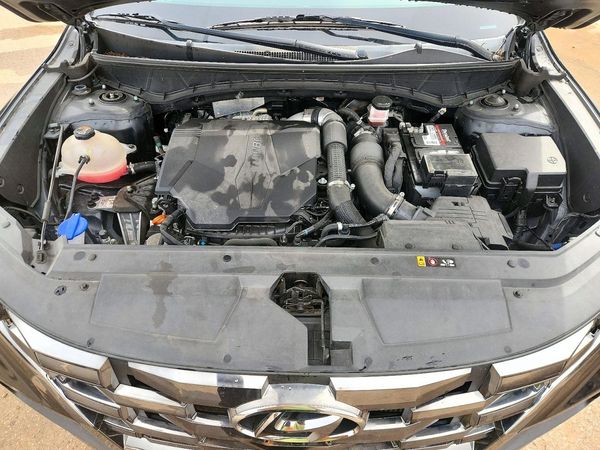 2022 HYUNDAI SANTA CRUZ — Engine bay
