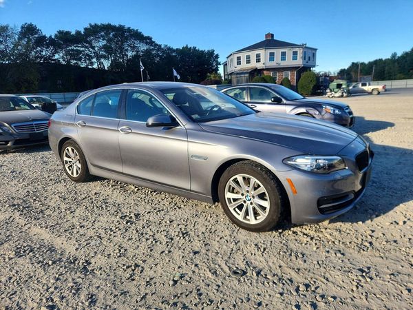 2014 BMW 528 xDrive — Passenger 3/4