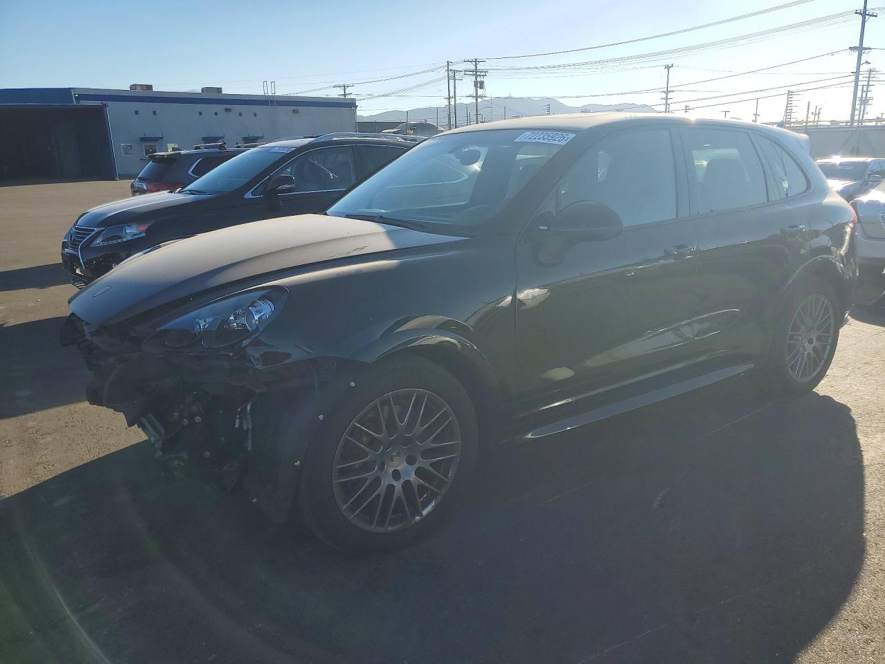 2013 PORSCHE CAYENNE GTS — Front 3/4