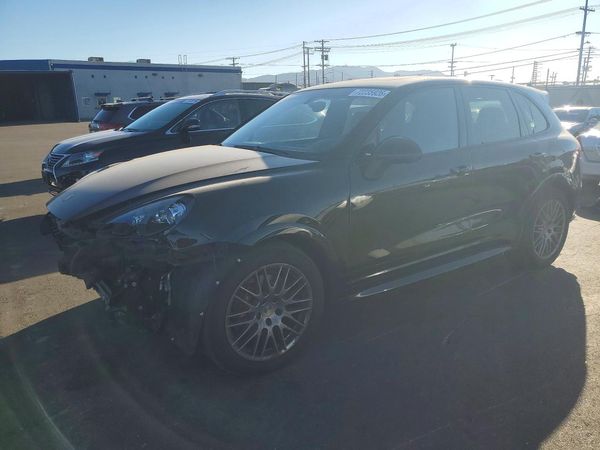 2013 PORSCHE CAYENNE GTS — Front 3/4