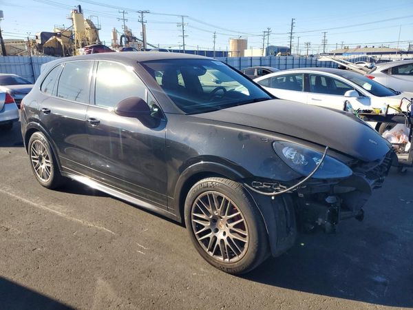 2013 PORSCHE CAYENNE GTS — Passenger 3/4