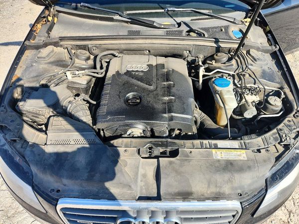 2012 AUDI A4 quattro Premium — Engine bay
