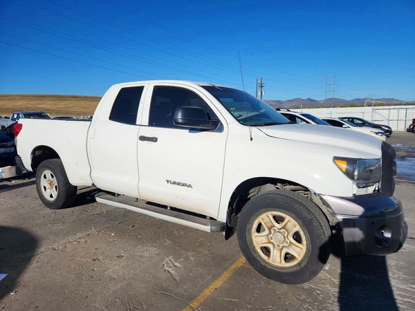2012 TOYOTA TUNDRA SR5 — Passenger 3/4
