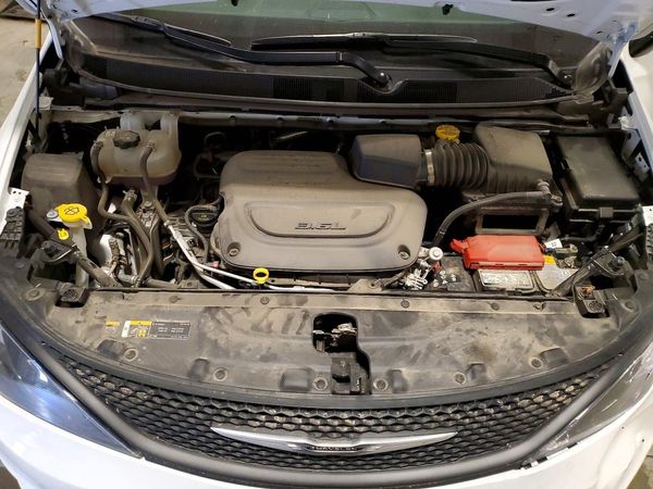 2025 CHRYSLER VOYAGER LX — Engine bay