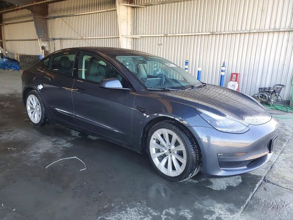 2022 TESLA MODEL 3 — Passenger 3/4