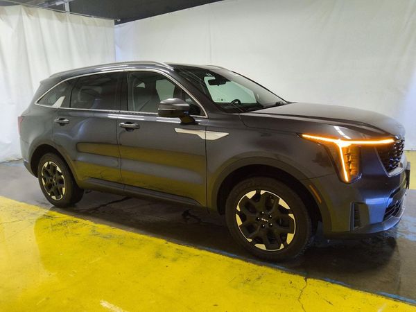 2024 KIA SORENTO S — Passenger 3/4