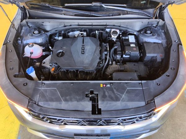 2024 KIA SORENTO S — Engine bay