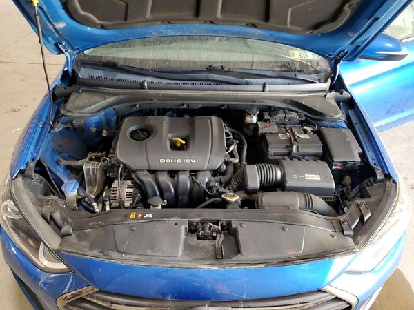 2017 HYUNDAI ELANTRA — Engine bay