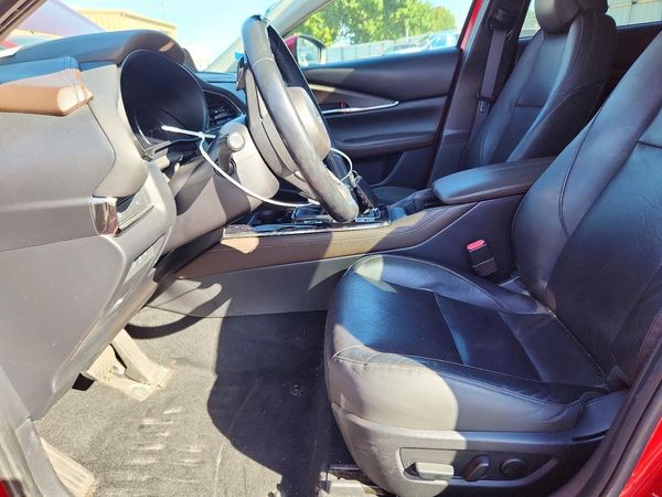 2020 MAZDA CX30 Premium Pkg — DENT