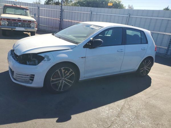 2017 VOLKSWAGEN GTI — DSFA — Front 3/4