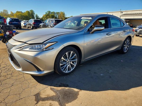 2020 LEXUS ES — DSFA — Front 3/4