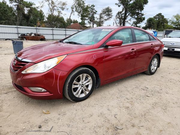 2013 HYUNDAI SONATA — DSFA — Front 3/4