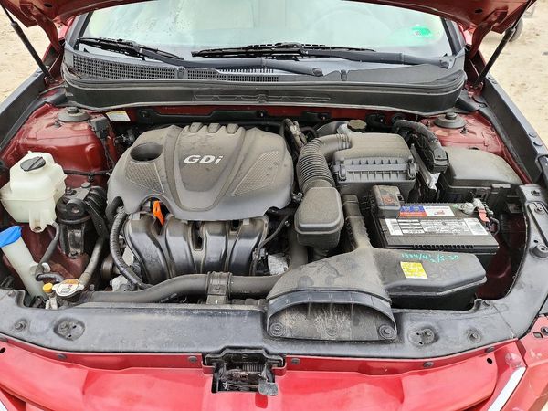 2013 HYUNDAI SONATA GLS/ GLS Popular — Engine bay