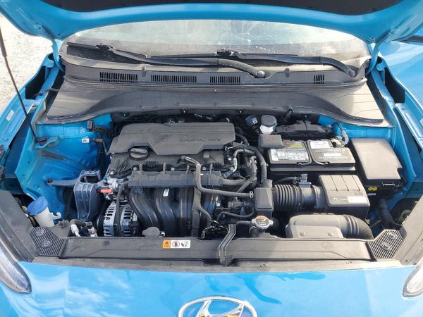 2022 HYUNDAI KONA — Engine bay