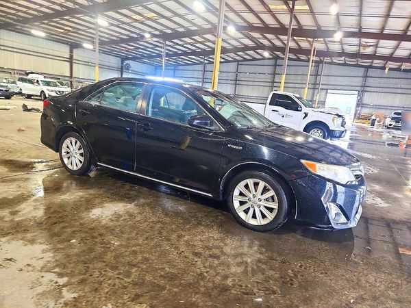 2013 TOYOTA CAMRY SOLA Hybrid — Passenger 3/4