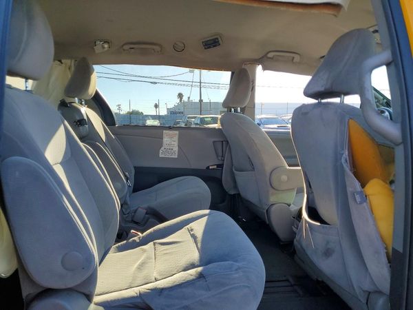 2017 TOYOTA SIENNA LE Mobility/LE — PSRS