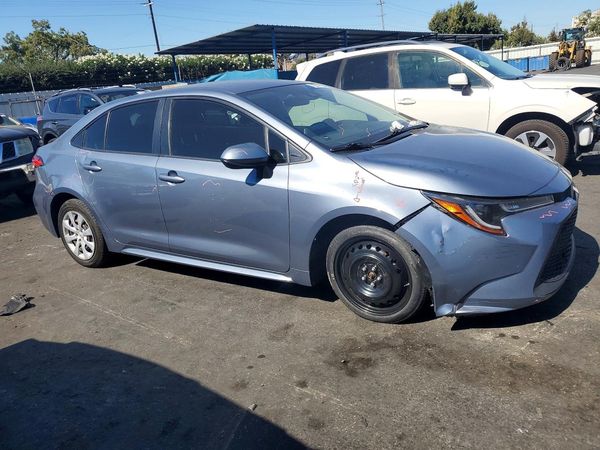 2020 TOYOTA COROLLA LE — Passenger 3/4