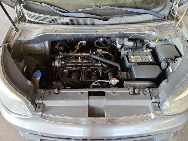 2016 KIA SOUL Plus — Engine bay