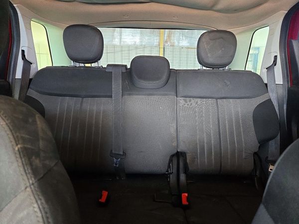 2015 FIAT 500 EASY(US), SPORT (CAN) — SUVN