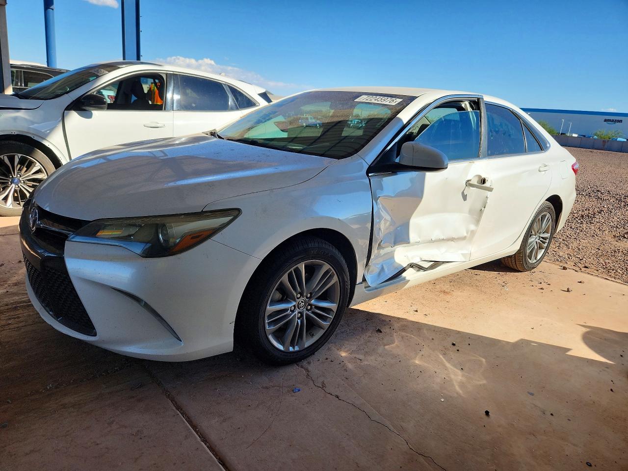 2016 TOYOTA CAMRY — Front 3/4