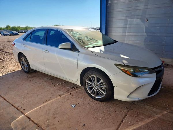 2016 TOYOTA CAMRY — Passenger 3/4