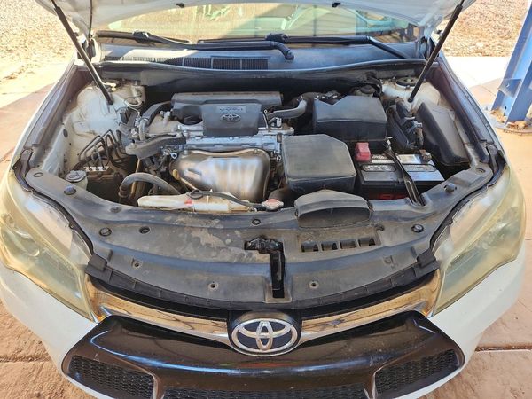 2016 TOYOTA CAMRY — Engine bay