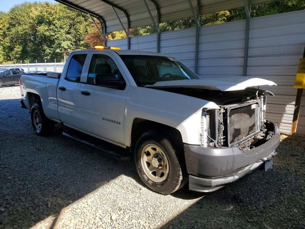 2019 CHEVROLET SILVERADO — Passenger 3/4