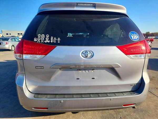 2013 TOYOTA SIENNA — DIRR