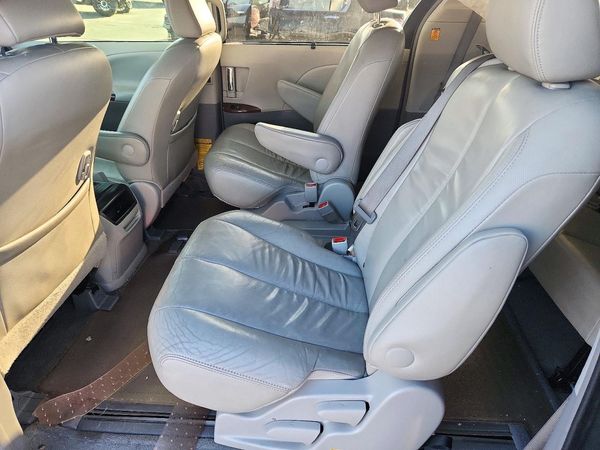 2013 TOYOTA SIENNA — PSRS