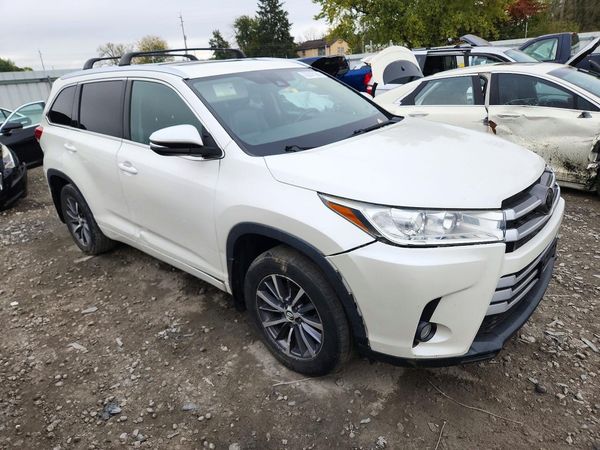 2018 TOYOTA HIGHLANDER SE/XLE — Passenger 3/4