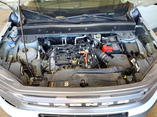 2023 FORD BRONCO Big Bend — Engine bay