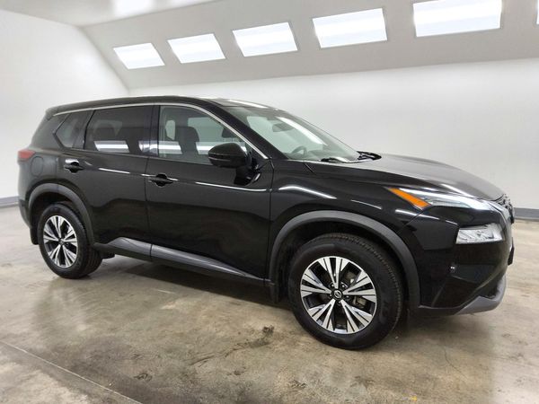 2021 NISSAN ROGUE SV — Passenger 3/4