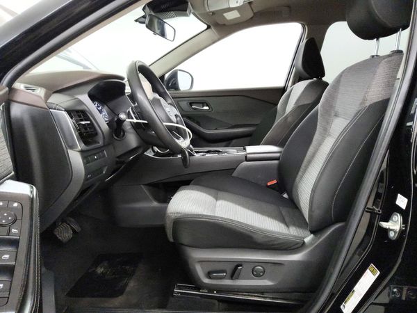 2021 NISSAN ROGUE SV — DENT