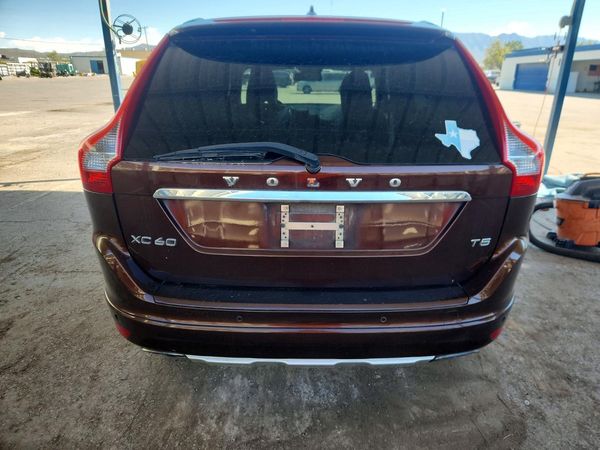 2015 VOLVO XC60 Premier (non R design) — DIRR