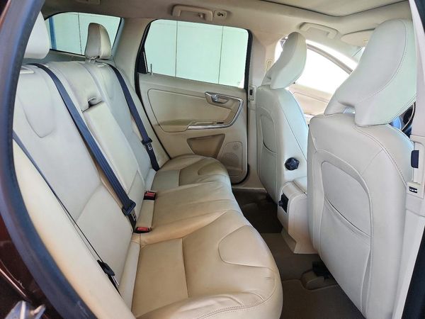 2015 VOLVO XC60 Premier (non R design) — PSRS