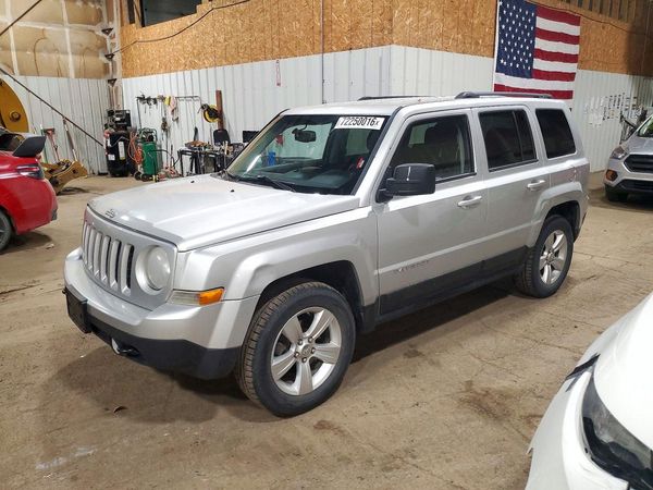 2012 JEEP PATRIOT Sport — Front 3/4