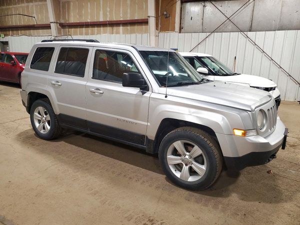 2012 JEEP PATRIOT Sport — Passenger 3/4
