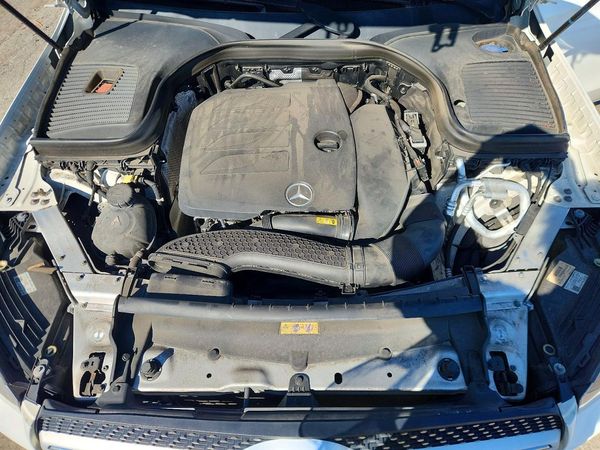 2021 MERCEDES-BENZ GLC-CLASS GLC300-4M — Engine bay