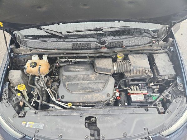 2022 CHRYSLER PACIFICA Touring L — Engine bay