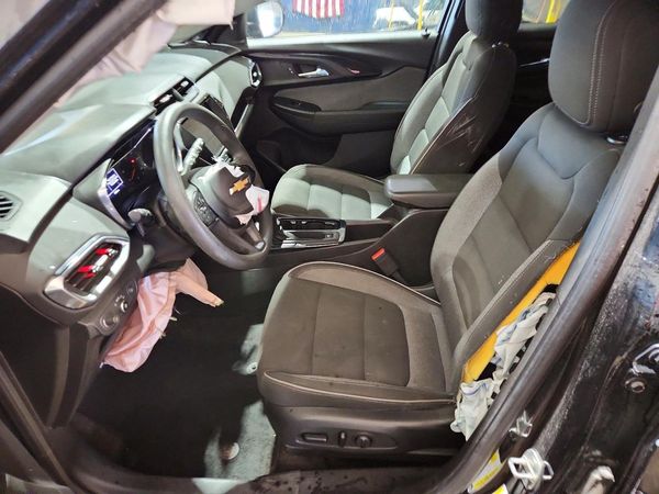 2022 CHEVROLET TRAILBLAZE LT — DENT