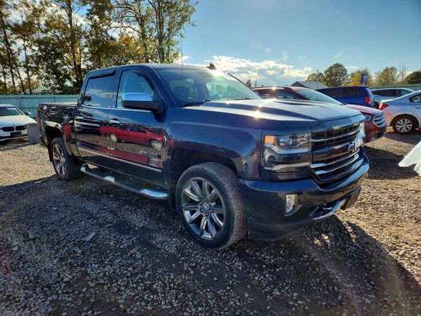 2018 CHEVROLET SILVERADO LTZ — Passenger 3/4