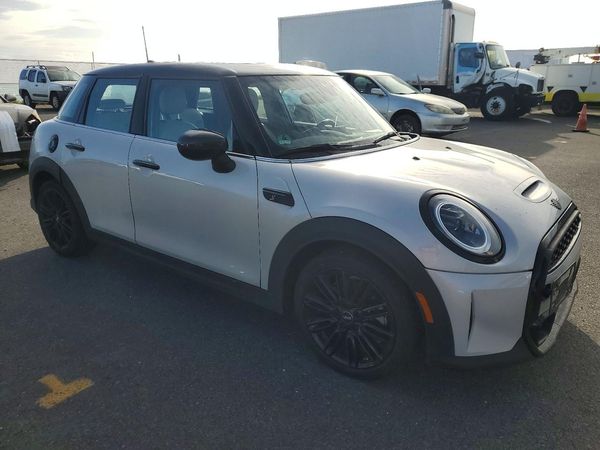 2022 MINI COOPER