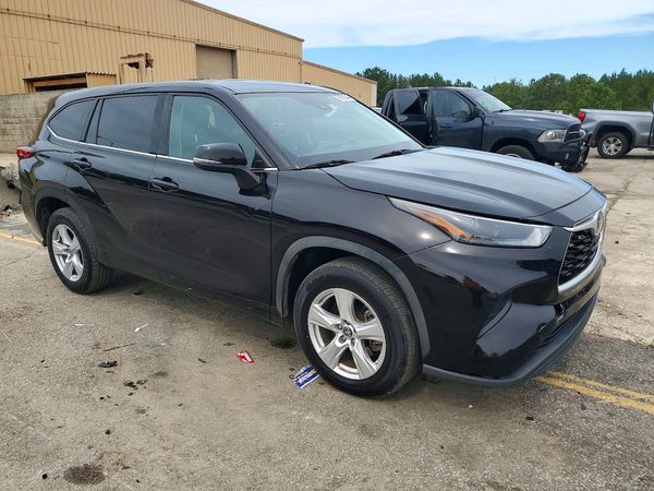 2022 TOYOTA HIGHLANDER L — Passenger 3/4