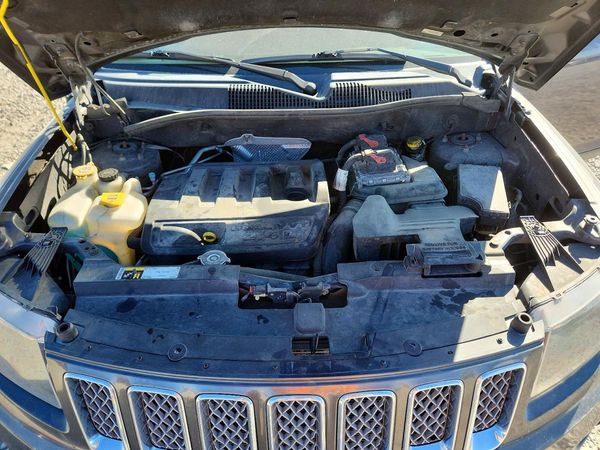 2017 JEEP COMPASS Latitude — Engine bay
