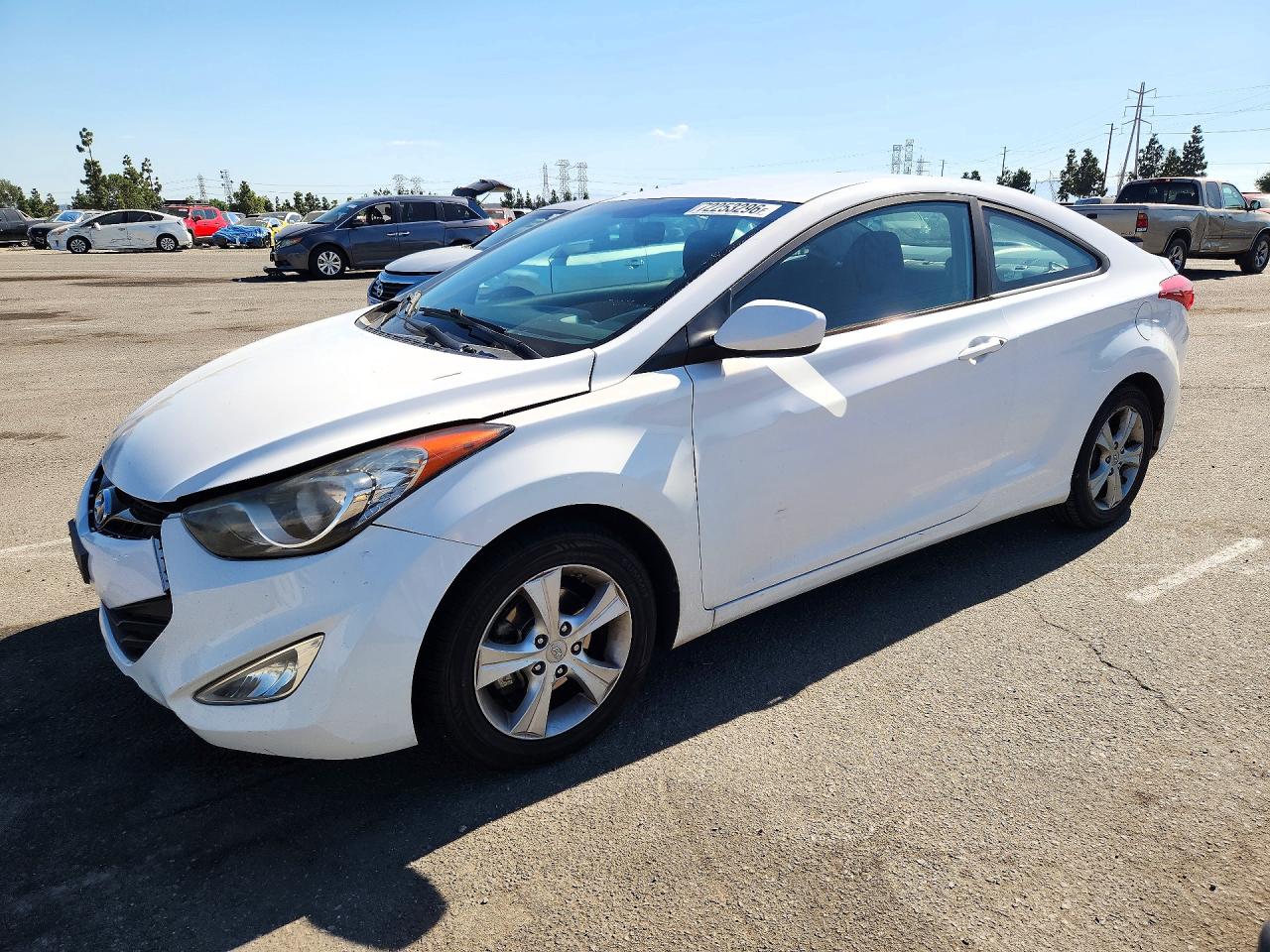 2013 HYUNDAI ELANTRA — Front 3/4
