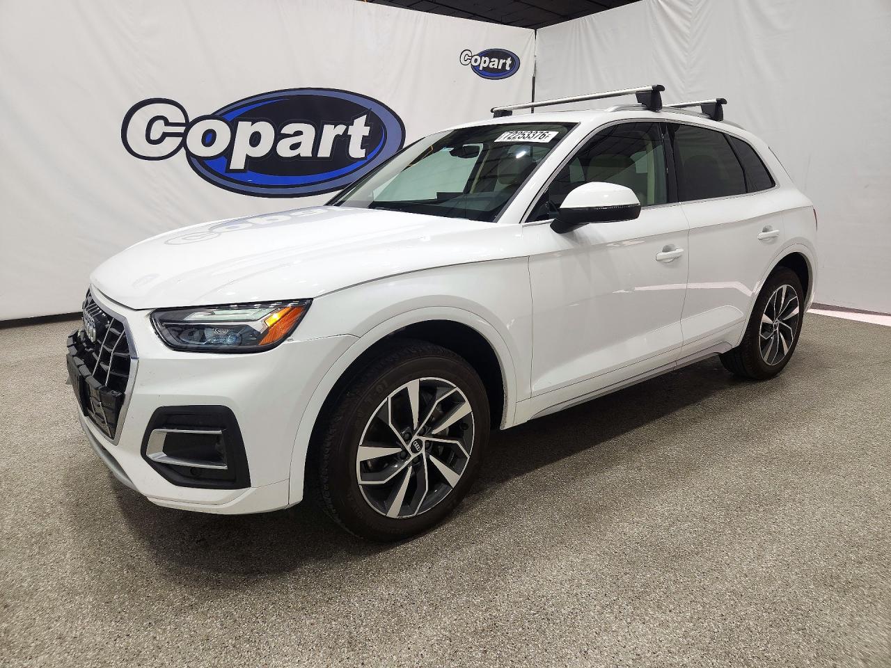 2021 AUDI Q5 quattro Premium — Front 3/4