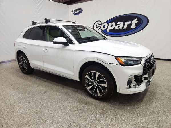 2021 AUDI Q5 quattro Premium — Passenger 3/4