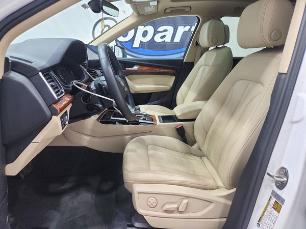 2021 AUDI Q5 quattro Premium — DENT