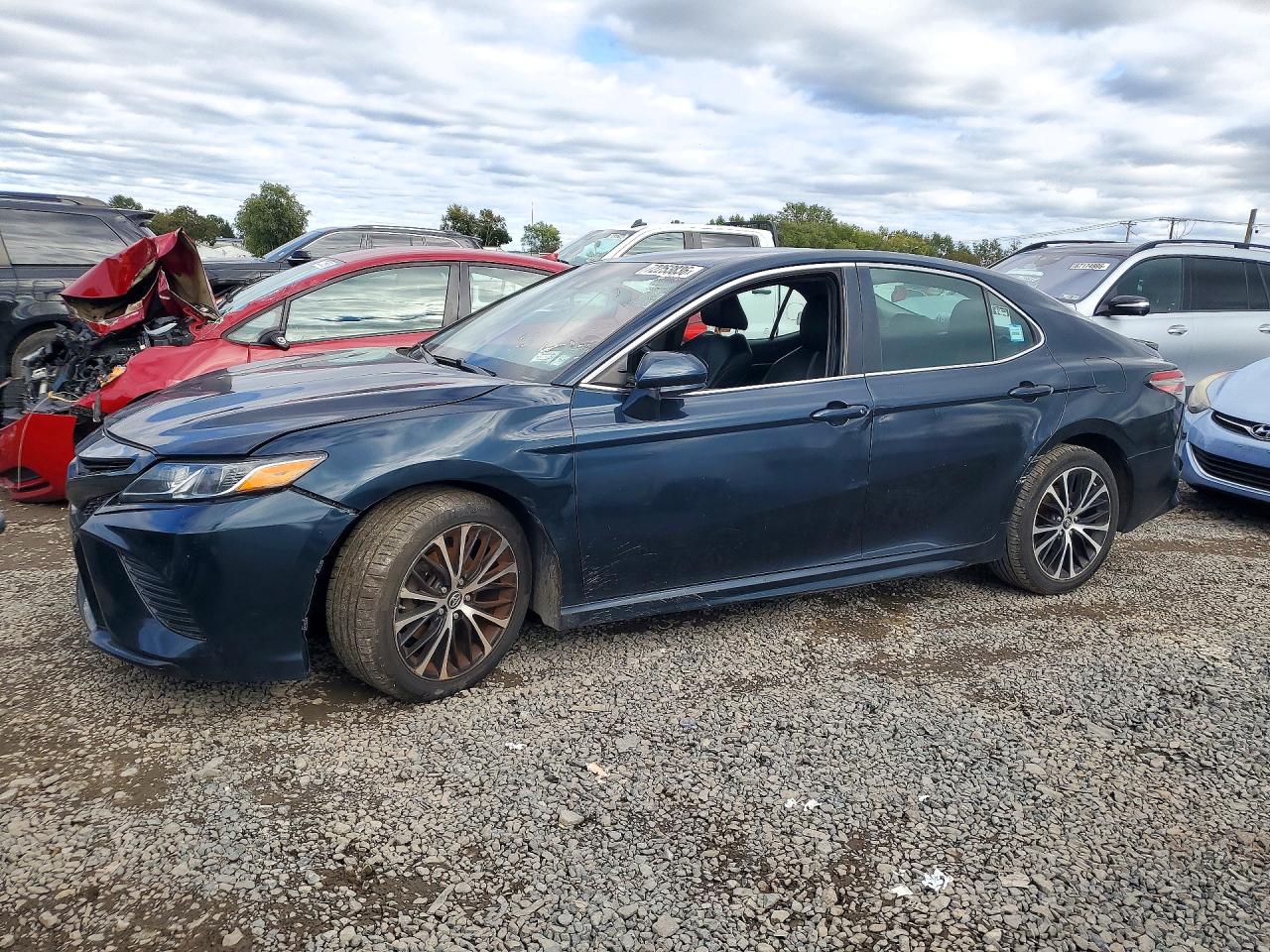 2019 TOYOTA CAMRY L/LE/SE/XLE — Front 3/4