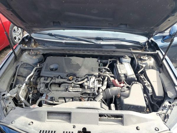 2019 TOYOTA CAMRY L/LE/SE/XLE — Engine bay